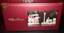 Lenox Mistletoe Park Chestnut Seller And Park Bench Rare NIB picture