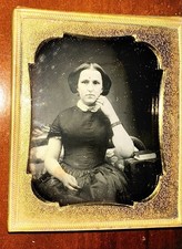 SEALED 1840S 50s DAGUERREOTYPE PHOTO PRETTY WOMAN WEARING HAIR BRACELET MEMORIAL picture