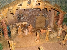 complete nativity set of Fontani figures and animals,stable, read description picture