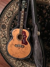 CHRIS ISAAK AUTOGRAPHED / SIGNED ACOUSTIC GUITAR w/ Hardshell Case KACD 103.1 picture
