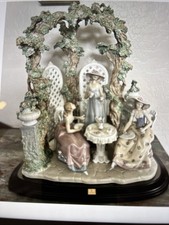 Lladró Tea In The Garden Limited Edition Figurine picture