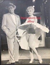 1954 MARILYN MONROE Tom Ewell SEVEN YEAR ITCH Subway Blowing Up Dress Photo picture