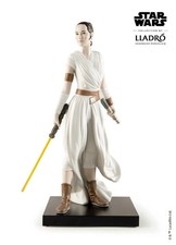 Lladro Rey Star Wars Sculpture Born to Rebel 01009414 New picture