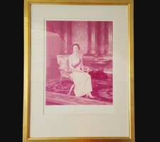 1976 Queen Elizabeth II Signed Royal Presentation Photo Portrait Anthony Buckley picture