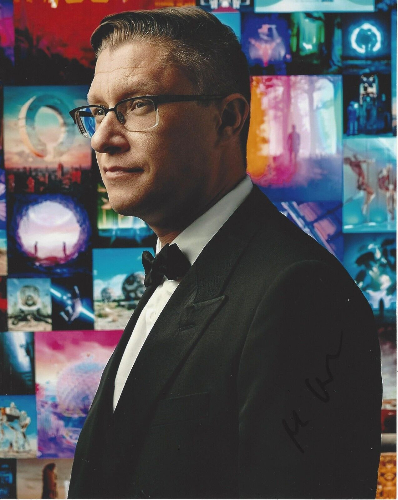 BEEPLE MIKE WINKELMANN WEB3 DIGITAL ARTIST SIGNED 8x10 PHOTO BECKETT BAS COA BEEPLE MIKE WINKELMANN WEB3 DIGITAL ARTIST SIGNED 8x10 PHOTO BECKETT BAS COA