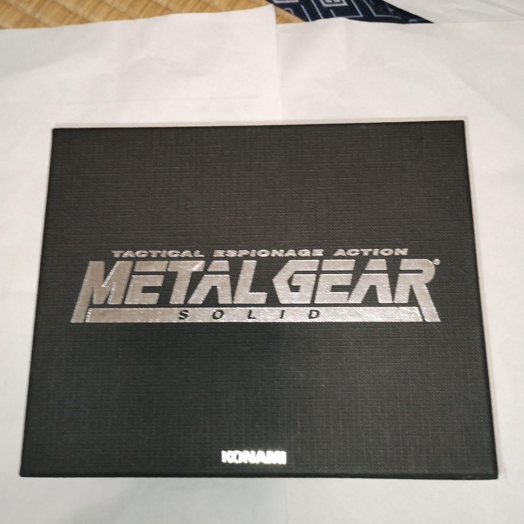 Metal Gear Solid Zippo & Keyring Set, Limited Edition 1000, Serial No. 689, Metal Gear Solid Zippo & Keyring Set, Limited Edition 1000, Serial No. 689,