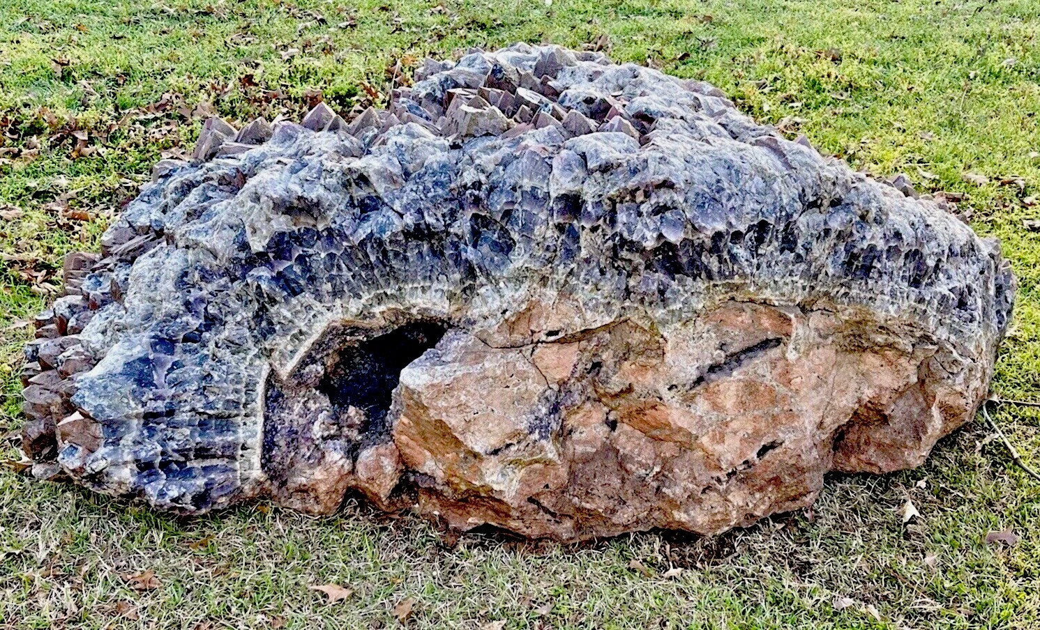 ⭐ 5-Ton Auralite-23 Boreal Amethyst Geode – Rare Chevron Crystal Cluster TX