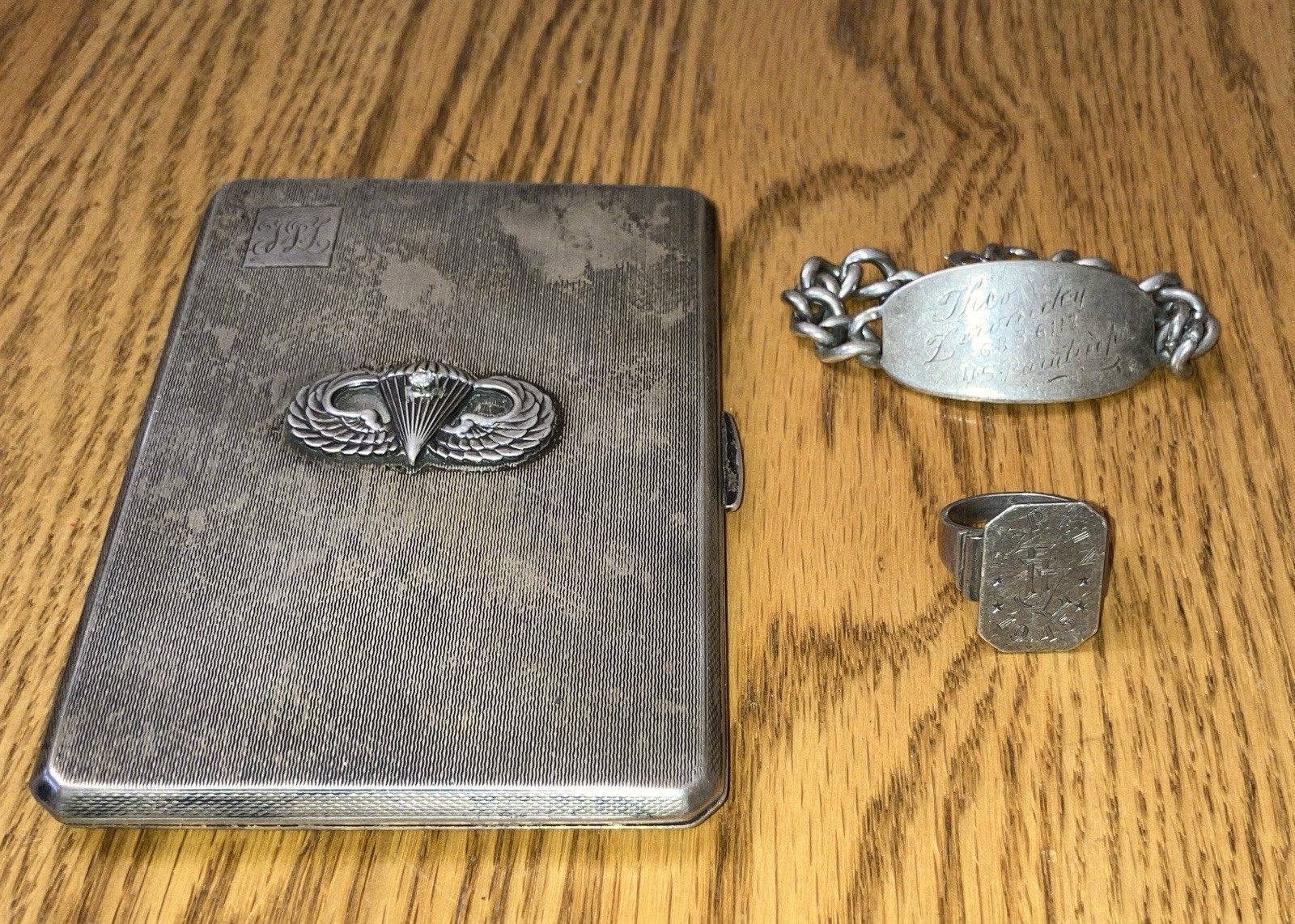 World War US Army Parachute Infantry Cigarettes Case Ring ID Tag One-of-a-Kind World War US Army Parachute Infantry Cigarettes Case Ring ID Tag One-of-a-Kind