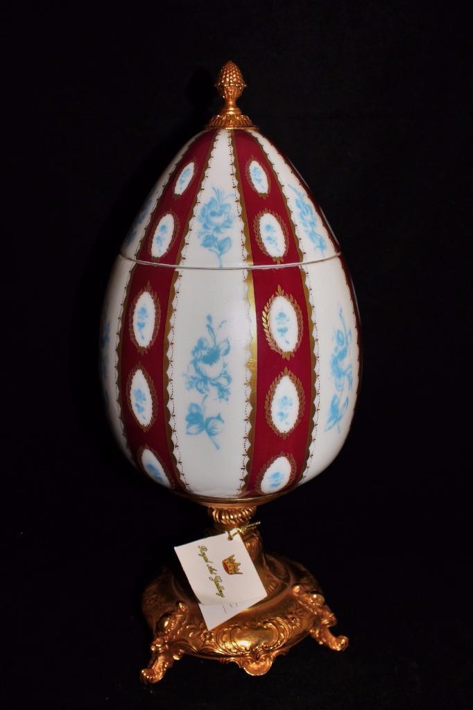 Tiche Porcelain d'Art, Milan, Italy, Centerpiece, 15 Tiche Porcelain d'Art, Milan, Italy, Centerpiece, 15