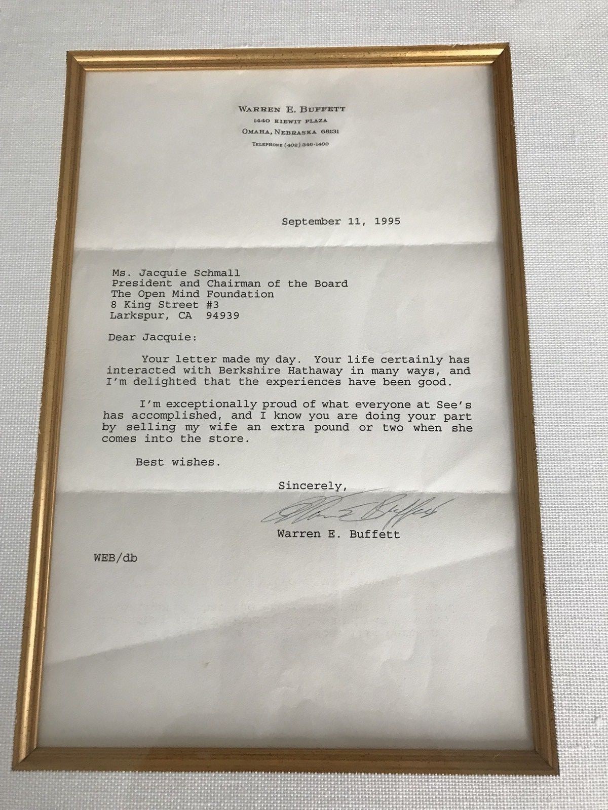 1995 rare Warren Buffett Signed Autograph LETTER See's mention Mrs. Buffett fram