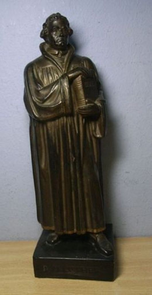 Antique Pottery Martin Luther Statue R. Uffrecht 1858 # Antique Pottery Martin Luther Statue R. Uffrecht 1858 #