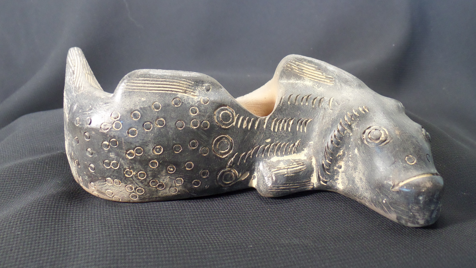 X-RARE NW Coast Shaman's Eel Totem Pipe 1800s WA X-RARE NW Coast Shaman's Eel Totem Pipe 1800s WA