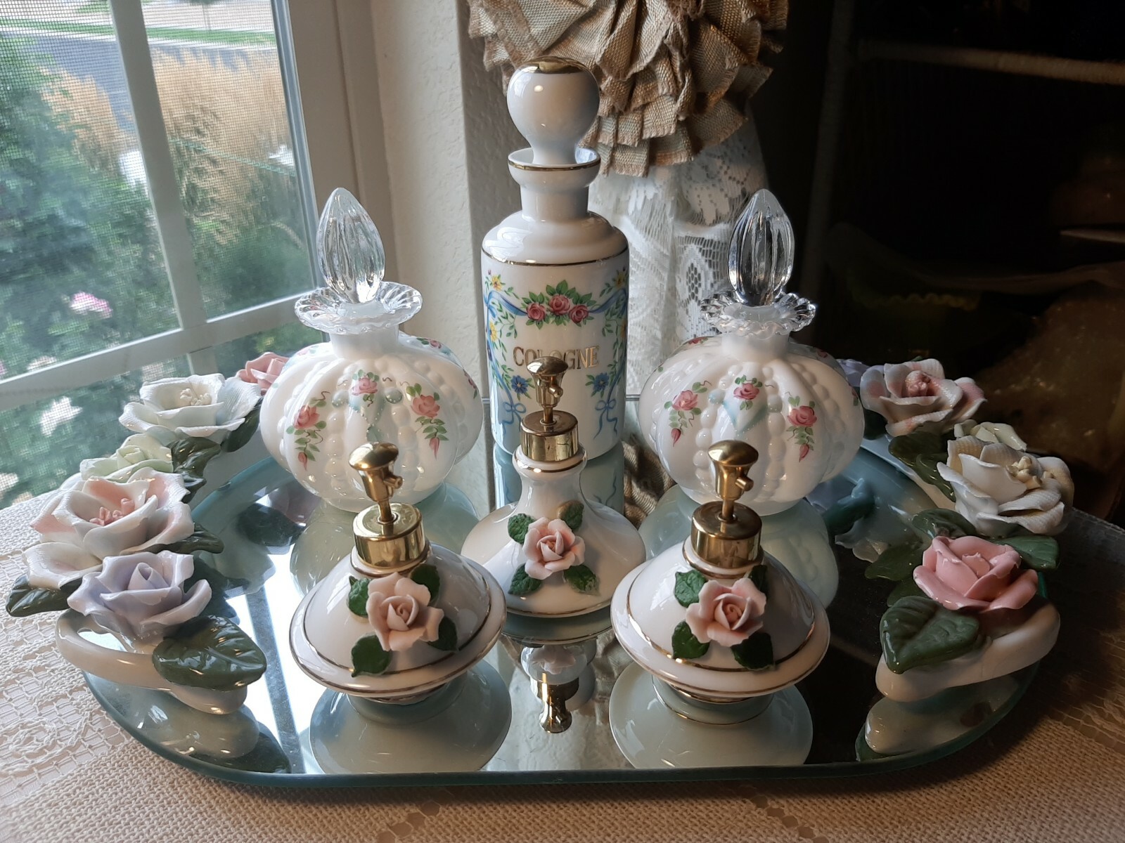 Vintage Perfume ROSES ROSES Vanity Set MINT GORGEOUS VERY WOW BEAUTIFUL Vintage Perfume ROSES ROSES Vanity Set MINT GORGEOUS VERY WOW BEAUTIFUL