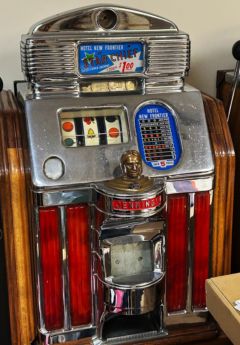 Jennings Dollar Star Chief  Slot Hotel New Frontier/ Mahogany Wood Cabinet