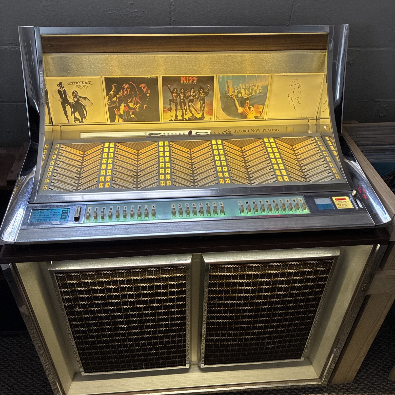 1961-1962 SEEBURG STEREO LP CONSOLE 160 SELECTIONS JUKEBOX MODEL LPC- 45’s & 33 1961-1962 SEEBURG STEREO LP CONSOLE 160 SELECTIONS JUKEBOX MODEL LPC- 45’s & 33