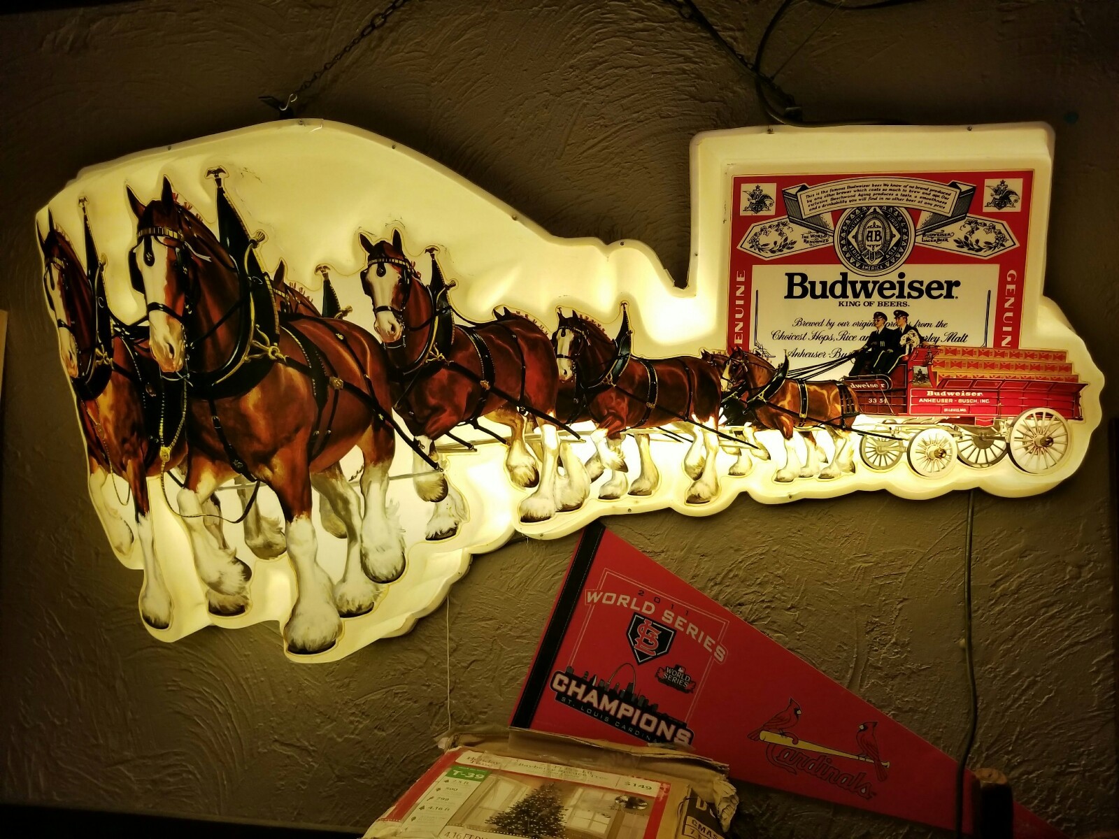 Vintage budweiser lighted beer sign rare Vintage budweiser lighted beer sign rare