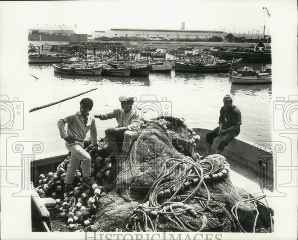 1970 Press Photo Anchovy Fisherman in trawler off the 1,500 Mile coast of Peru 1970 Press Photo Anchovy Fisherman in trawler off the 1,500 Mile coast of Peru