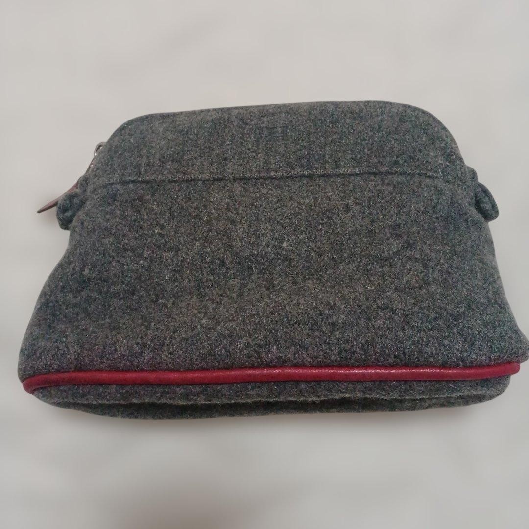 Hermès Gray Wool Pouch with Red Piping Compact Design Hermès Gray Wool Pouch with Red Piping Compact Design