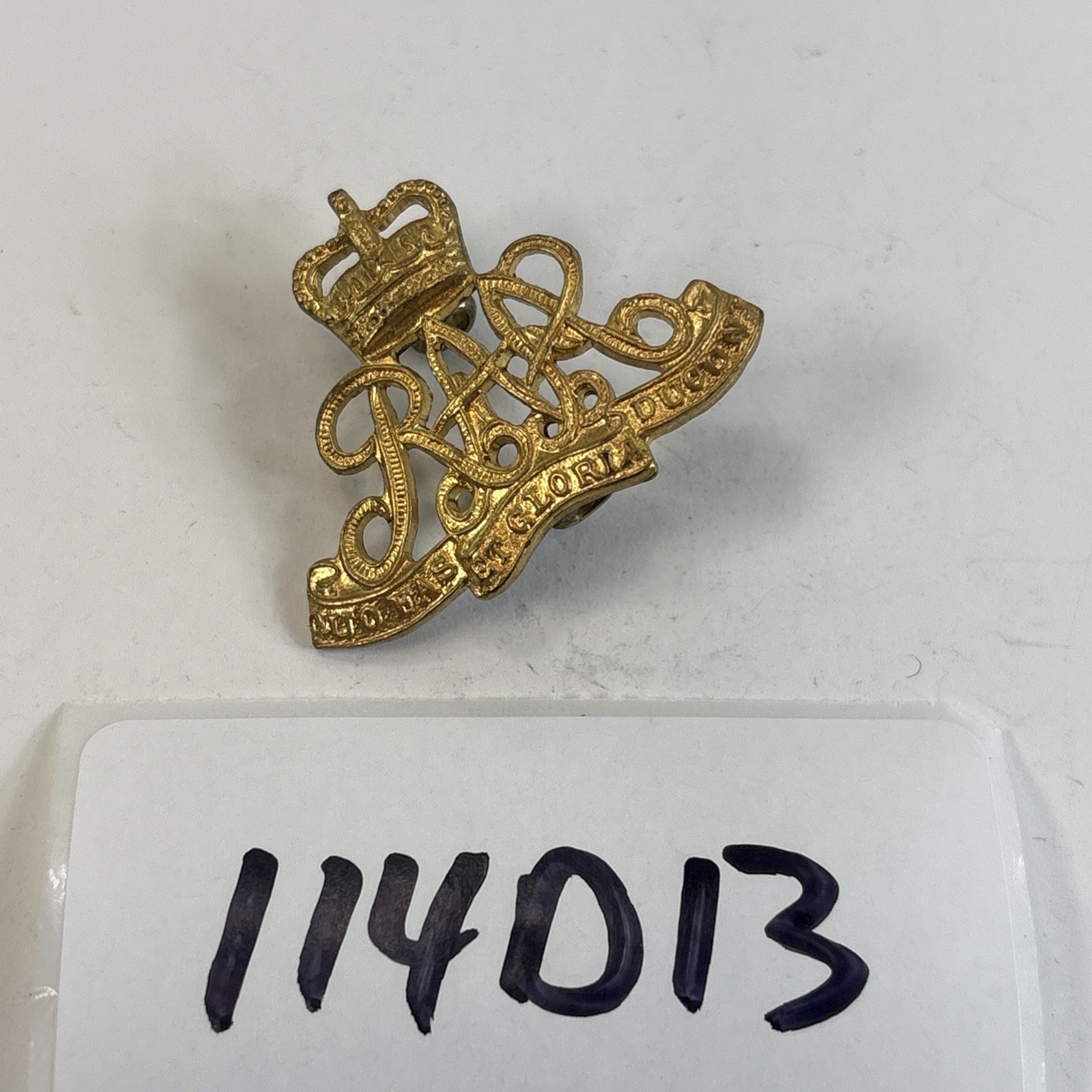 Post-WW2 Royal Australian Artillery RAA Corps Collar Badge Insignia 114D13 Post-WW2 Royal Australian Artillery RAA Corps Collar Badge Insignia 114D13