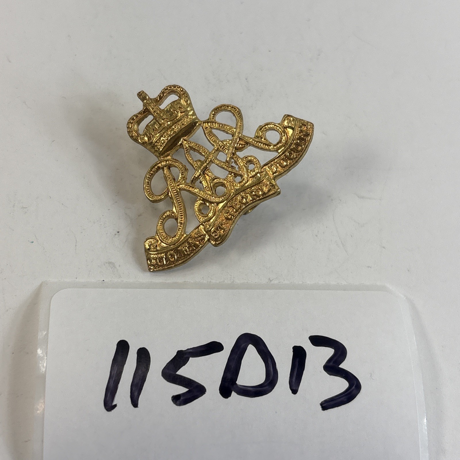 Post-WW2 Royal Australian Artillery RAA Corps Collar Badge Insignia 115D13 Post-WW2 Royal Australian Artillery RAA Corps Collar Badge Insignia 115D13