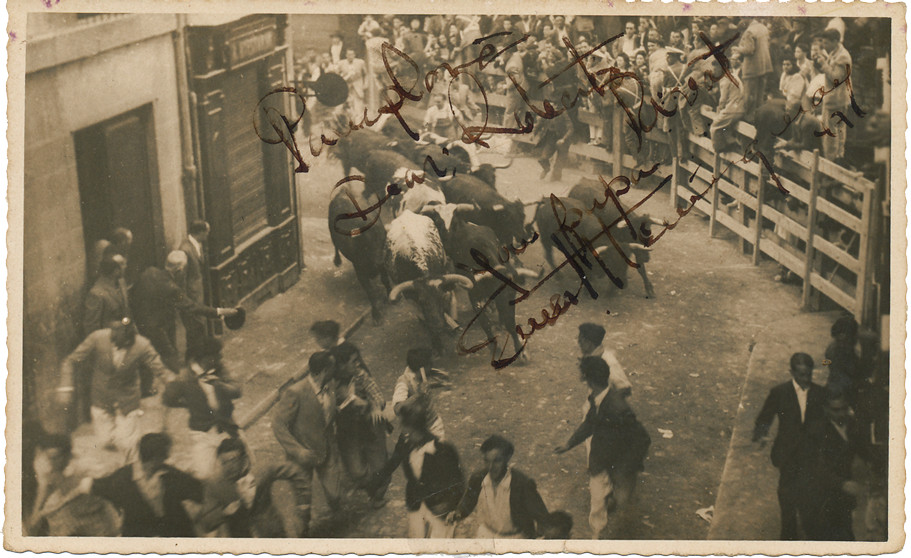 One-of-a-Kind Signed Ernest Hemingway Photo Pamplona Running of the Bulls One-of-a-Kind Signed Ernest Hemingway Photo Pamplona Running of the Bulls