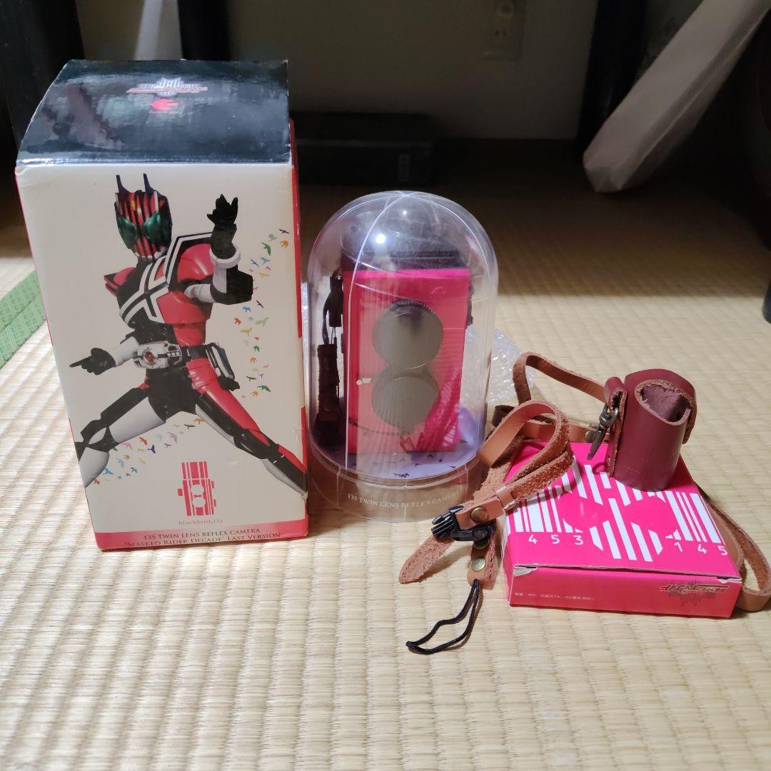 135 Twin Lens Reflex Camera Masked Rider Decade Last Version Pink 135 Twin Lens Reflex Camera Masked Rider Decade Last Version Pink